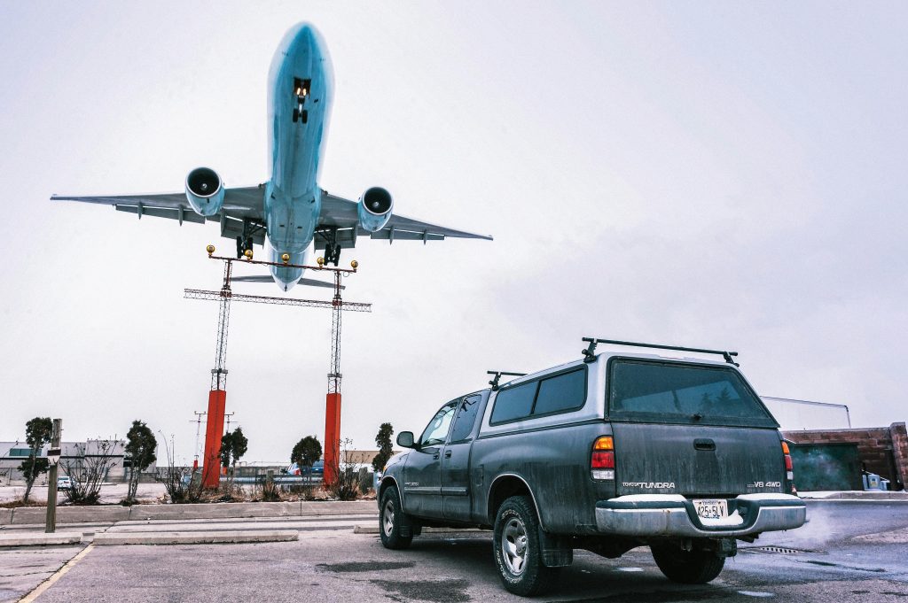 Deer Valley Airport Shuttle vehicle providing professional airport transportation in Salt Lake City